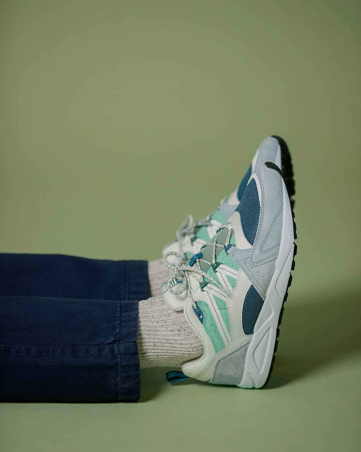 PEARL BLUE / BRIGHT WHITE