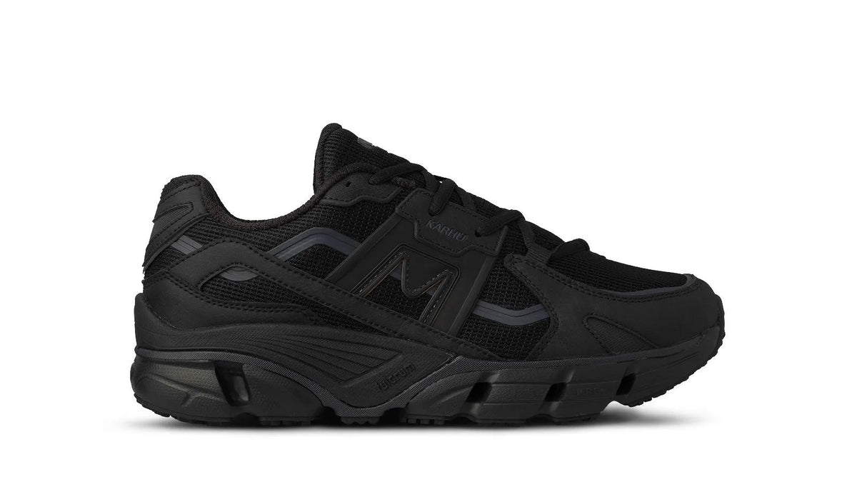 BLACK / BLACK