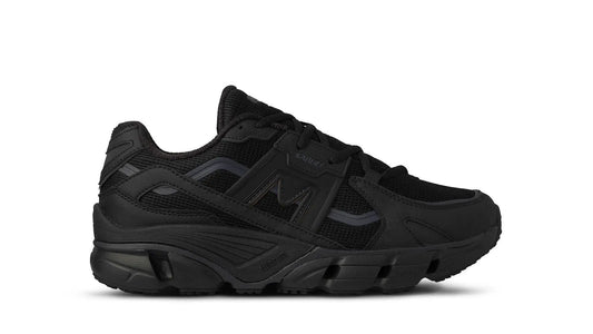 BLACK / BLACK