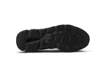 BLACK / BLACK