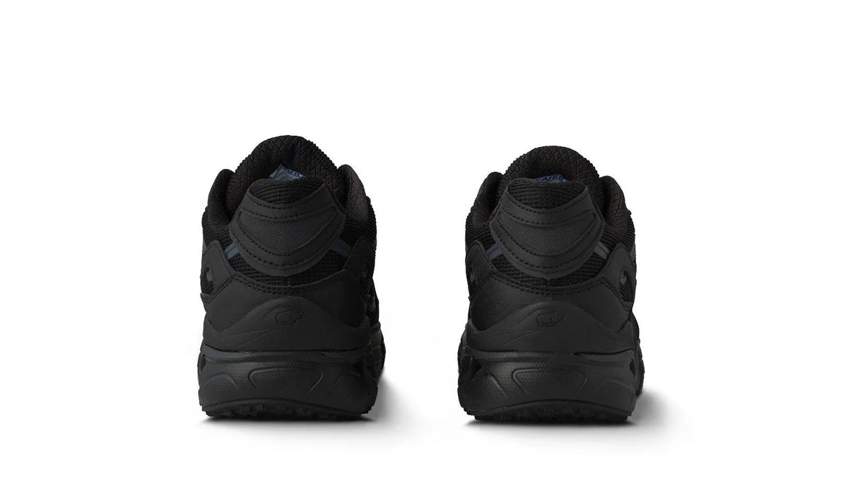 BLACK / BLACK