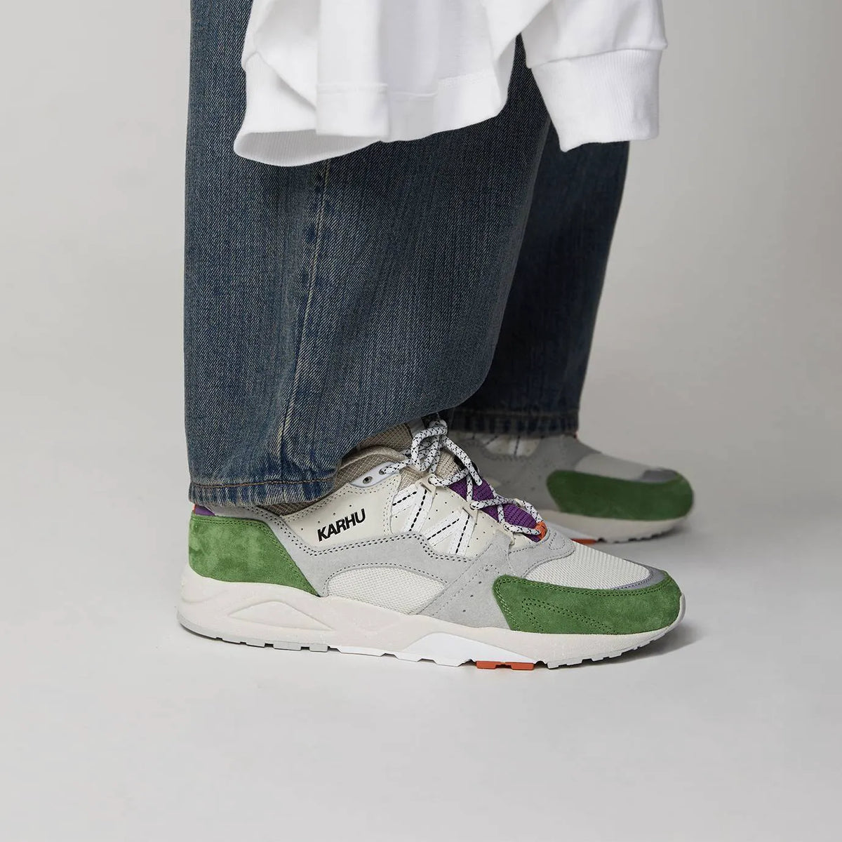 PIQUANT GREEN / BRIGHT WHITE