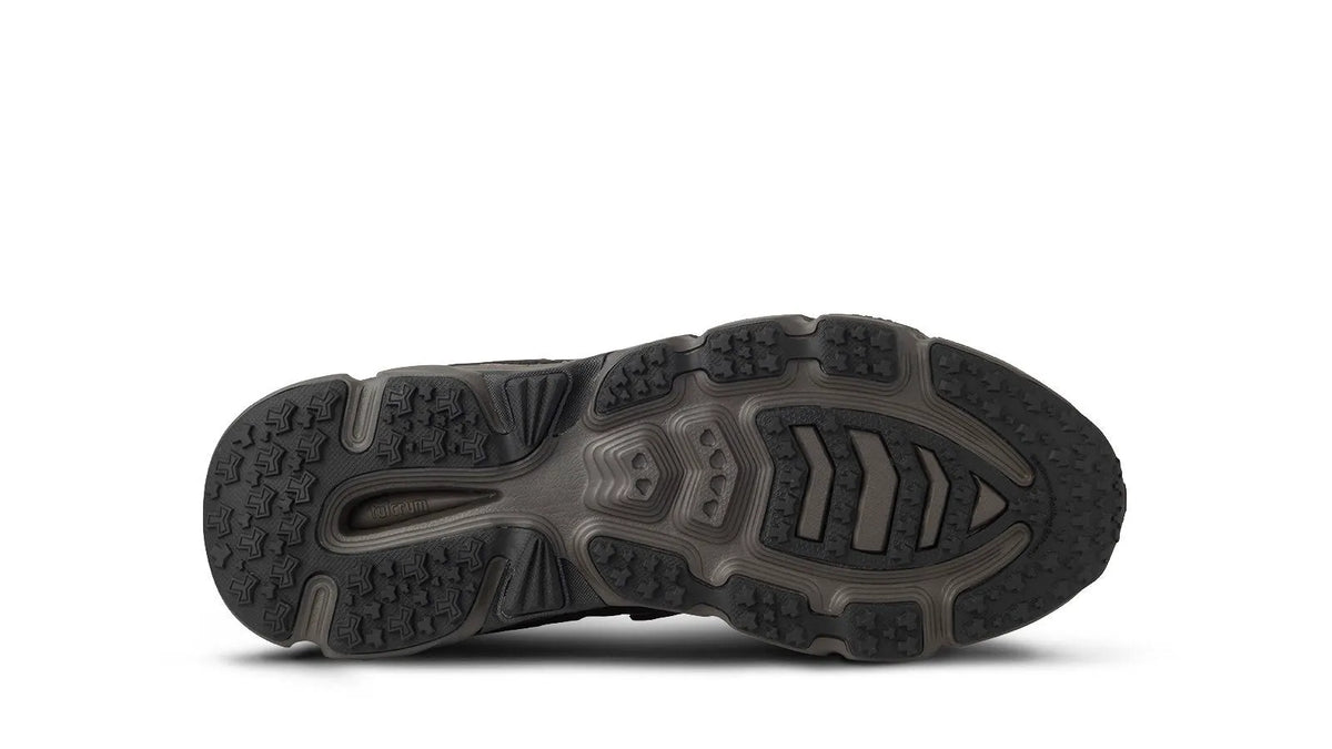 BLACK / FALCON