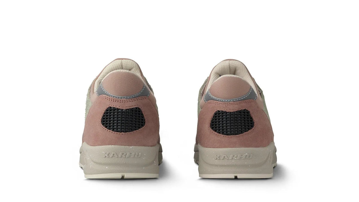 WARM TAUPE / FIG