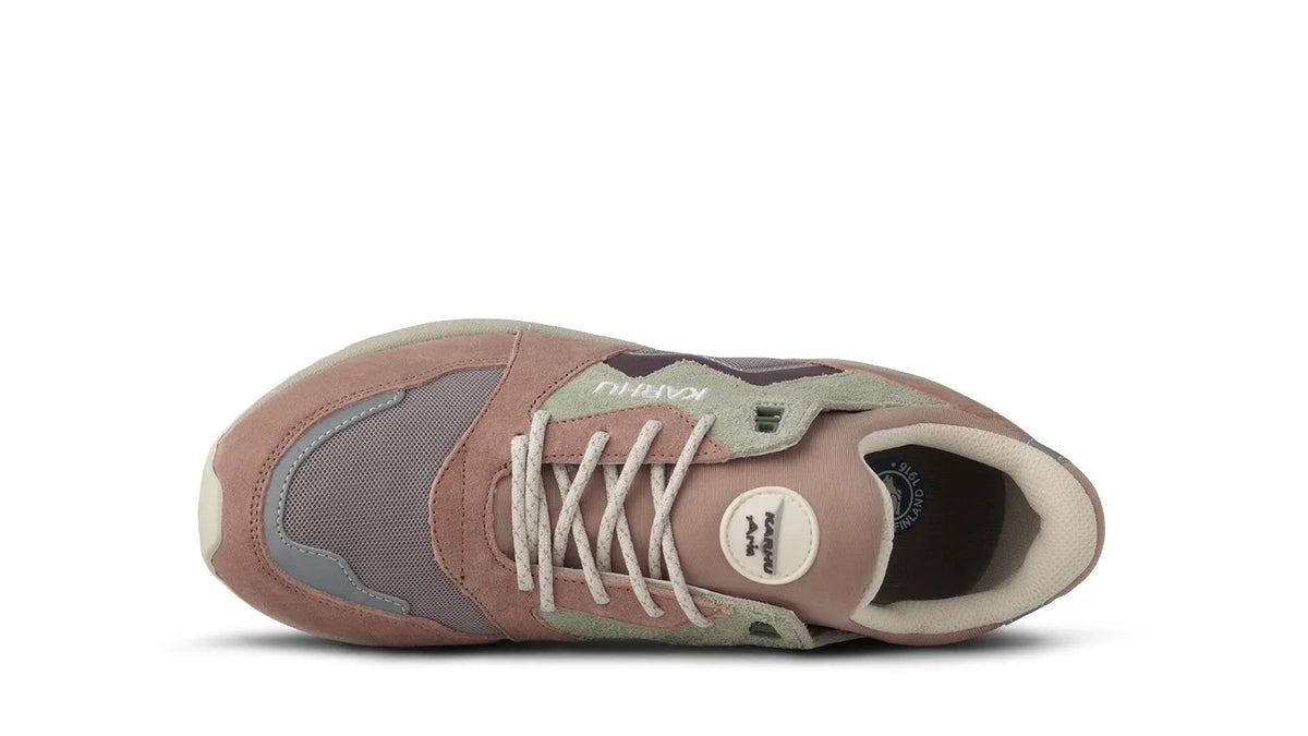 WARM TAUPE / FIG