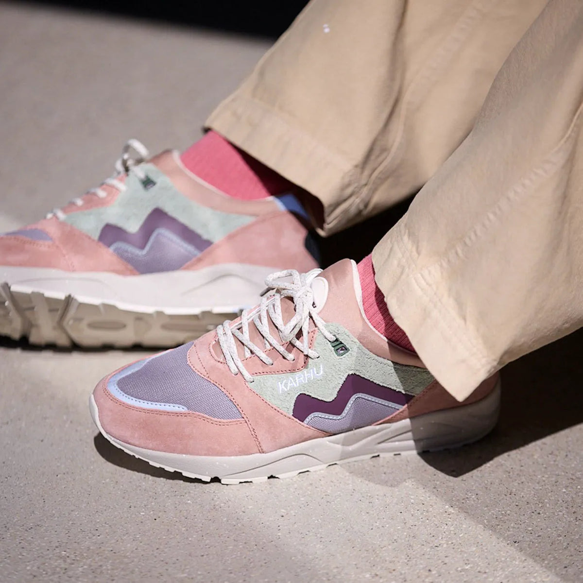 WARM TAUPE / FIG