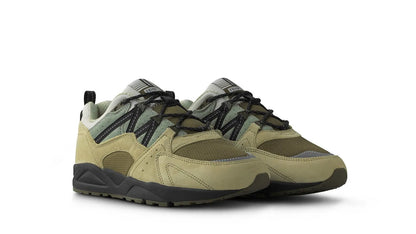 PALE OLIVE GREEN / JET BLACK