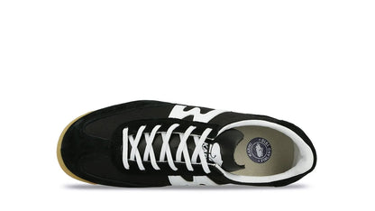 BLACK / WHITE
