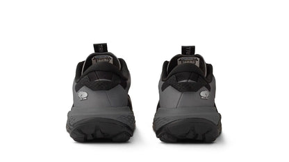 BLACK / BLACK
