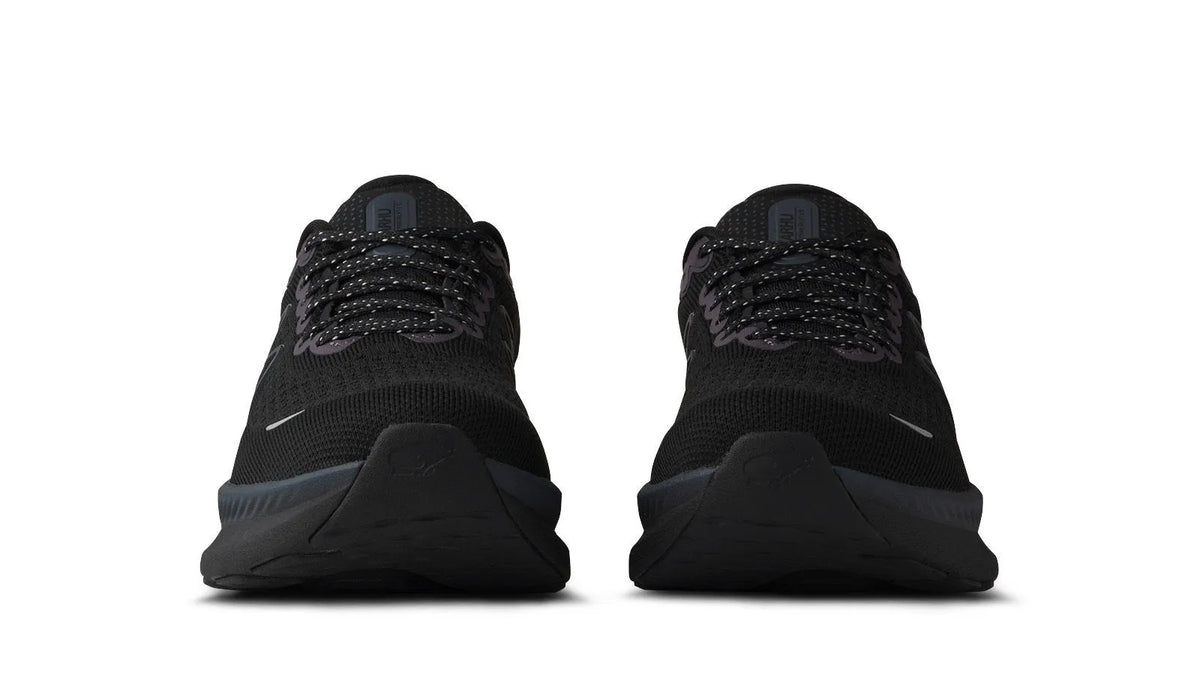 BLACK / BLACK