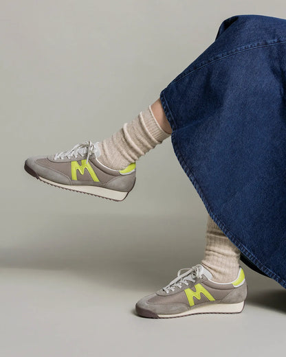 DESERT TAUPE / WILD LIME