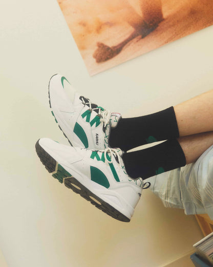 WHITE / ULTRAMARINE GREEN