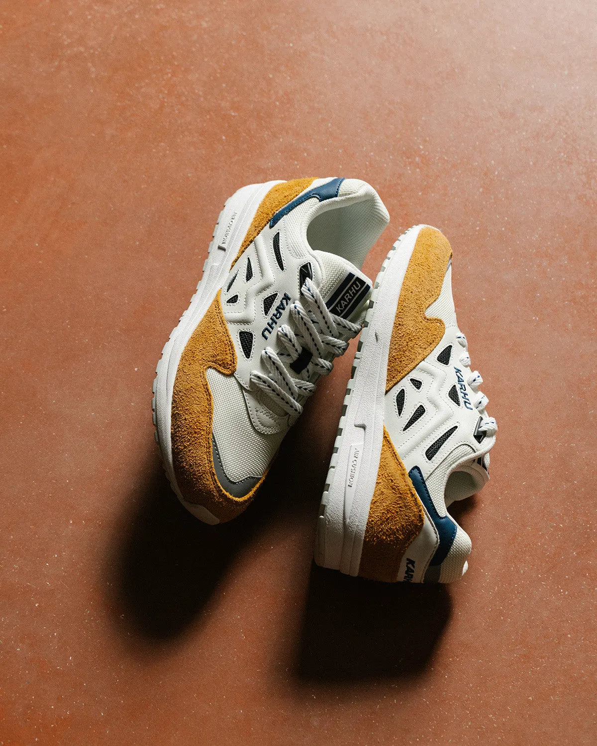 PUMPKIN SPICE / BRIGHT WHITE