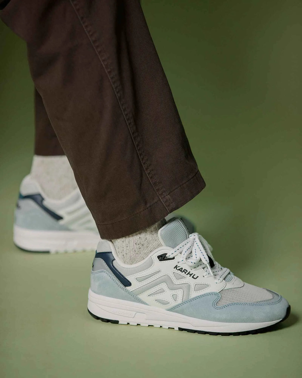PEARL BLUE / BRIGHT WHITE