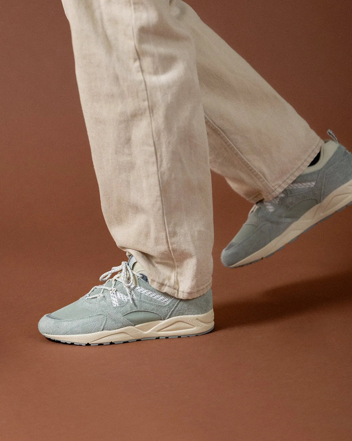 AQUA GRAY / BLANC DE BLANC