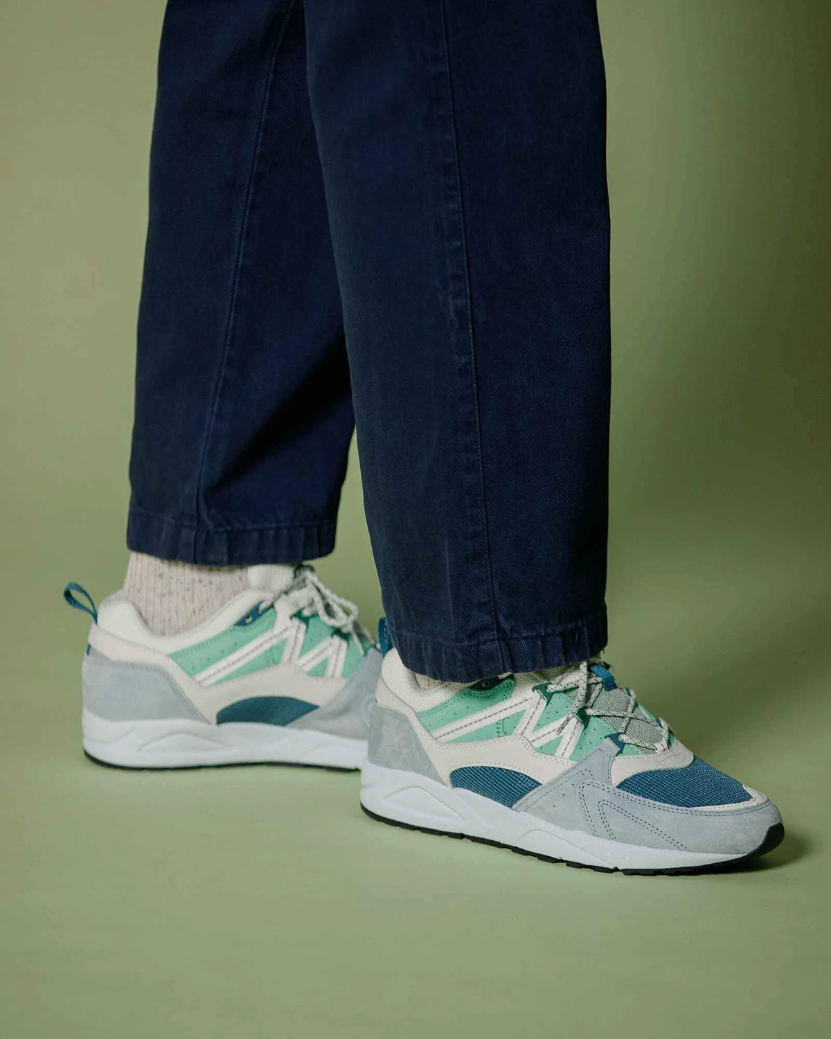 PEARL BLUE / BRIGHT WHITE