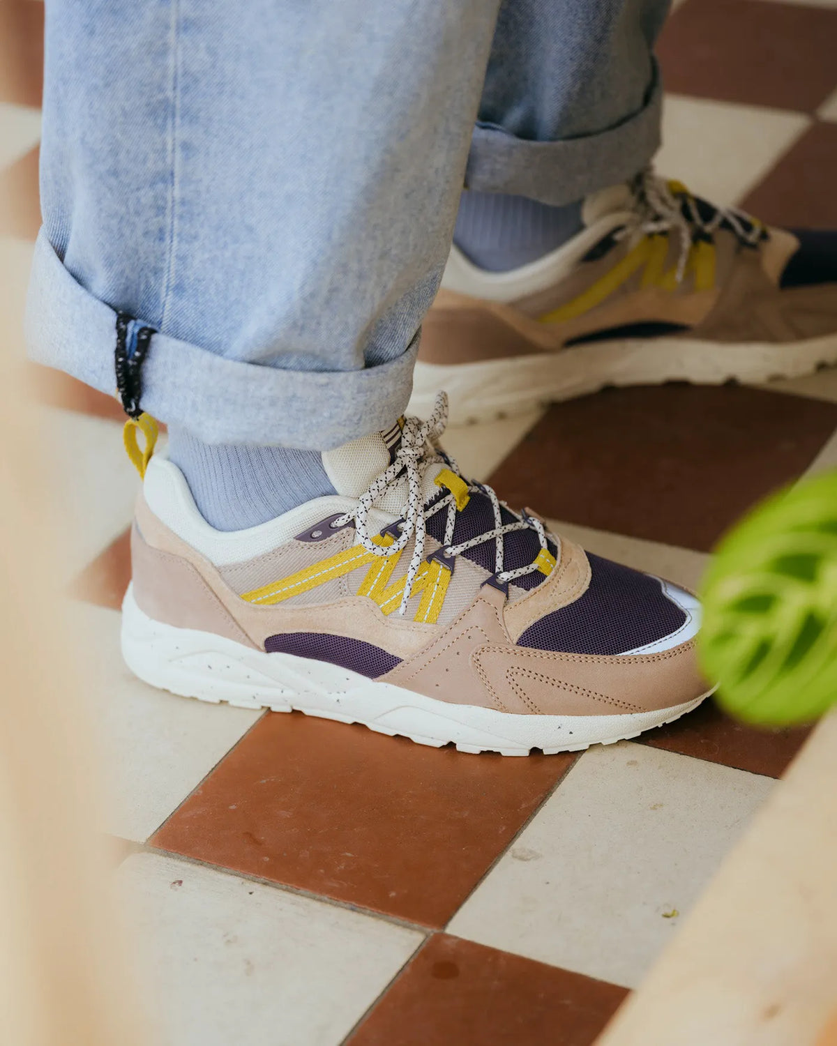 WARM TAUPE / MANGO MINT