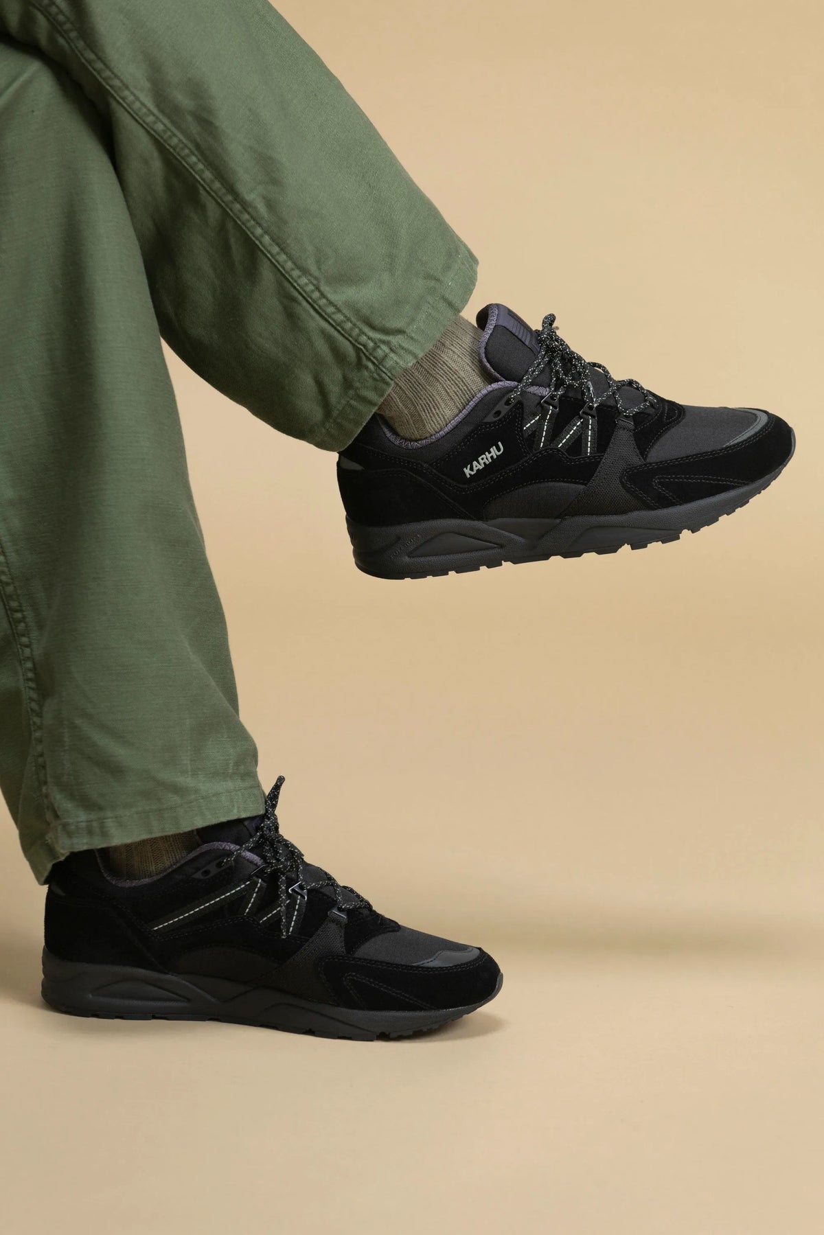 JET BLACK / NINE IRON