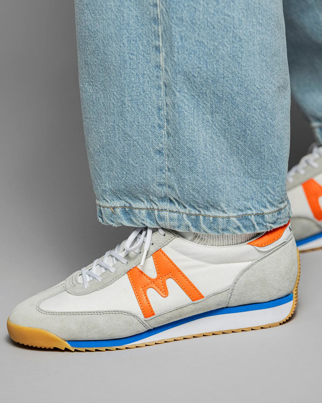 WHITE / FLAME