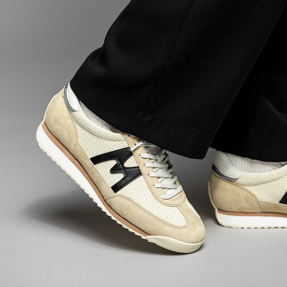 BOULDER / JET BLACK