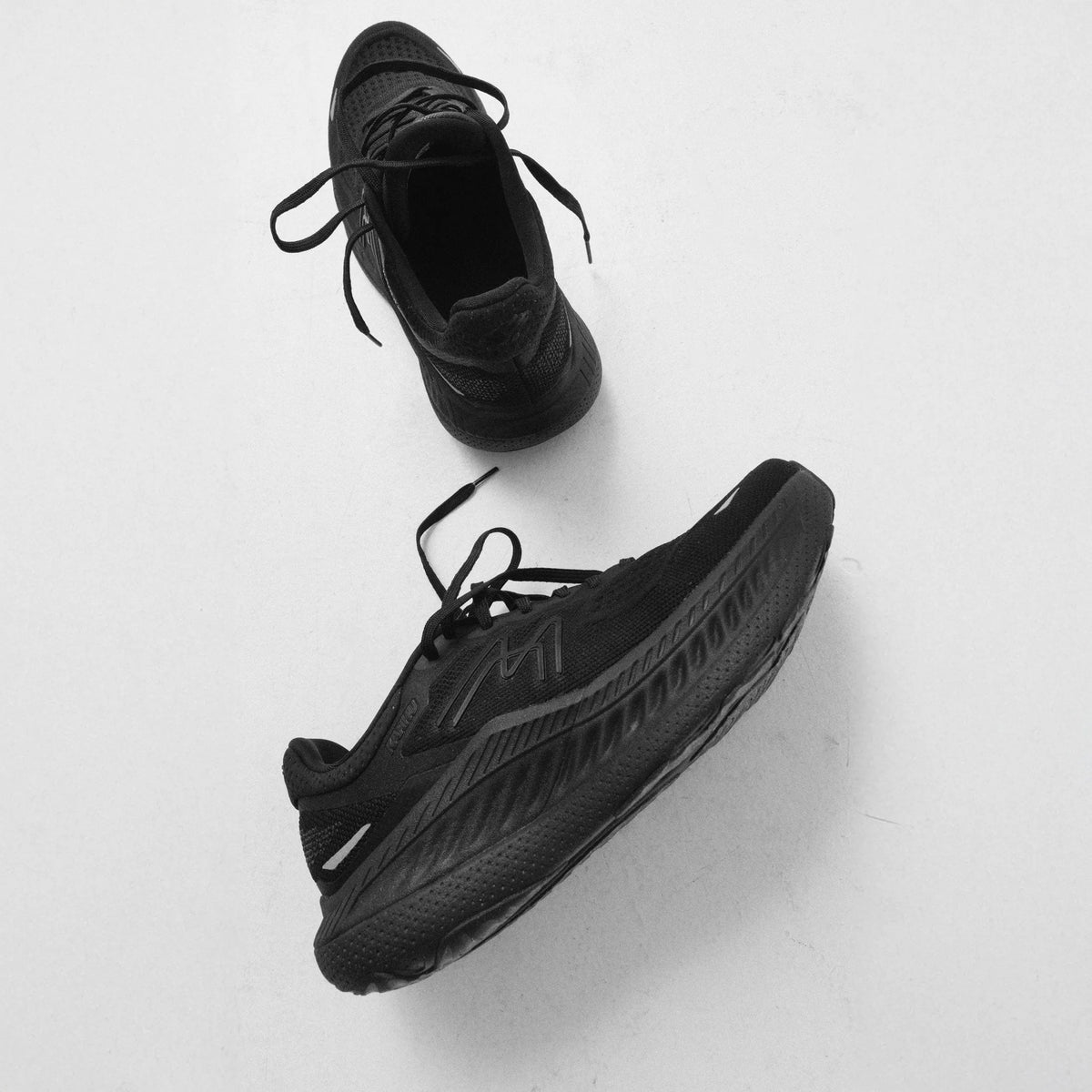 BLACK / BLACK