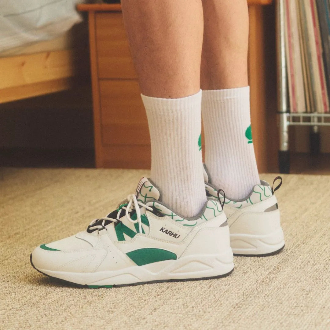 WHITE / ULTRAMARINE GREEN